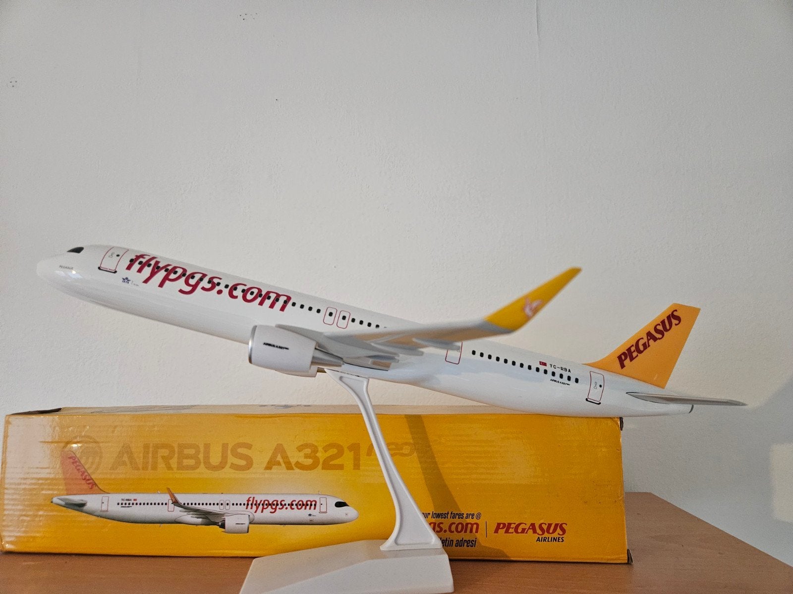 FLY PEGASUS Airbus A321neo schaal 1/100 modelvliegtuig, Overige merken, 1:72 tot 1:144, Ophalen of Verzenden, Zo goed als nieuw