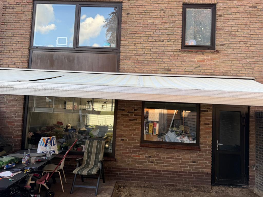 Zonnescherm elektrisch 647x250, Tuin en Terras, Zonneschermen, Ophalen, Gebruikt, 450 cm of meer, Elektrisch