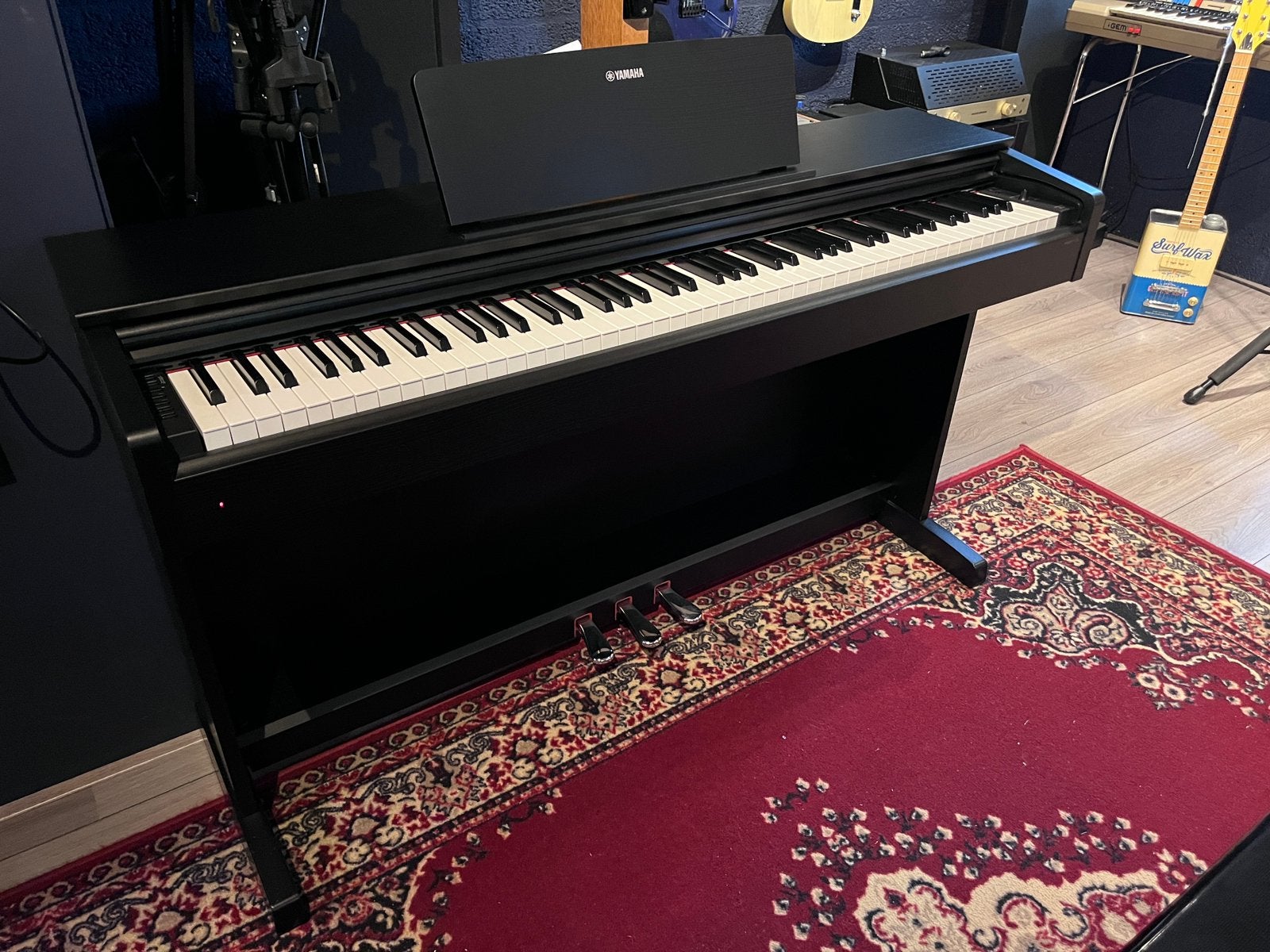 Yamaha Arius YDP-143 digitale piano, Muziek en Instrumenten, Gebruikt, 88 toetsen, Yamaha, Met standaard