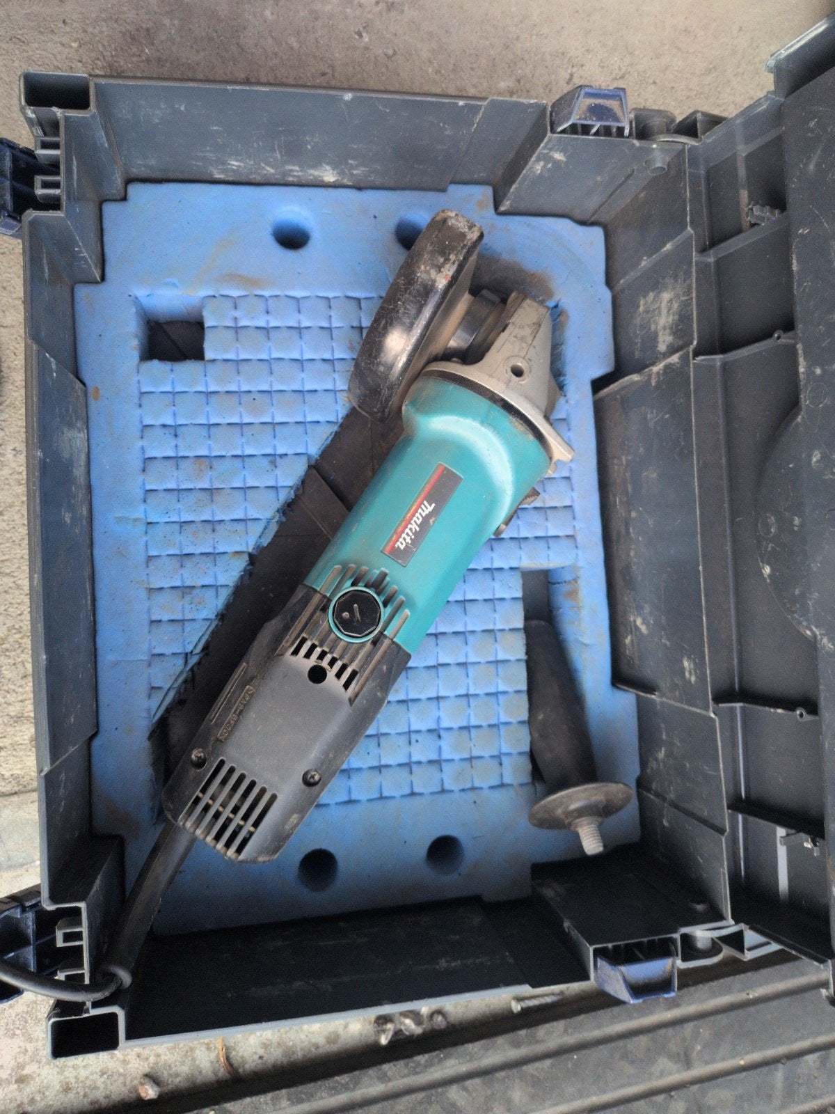 Makita 9541 Haakse Slijper 900W - Gebruikt, Ophalen of Verzenden, Gebruikt, 1000 watt of meer, Haakse handslijpmachine