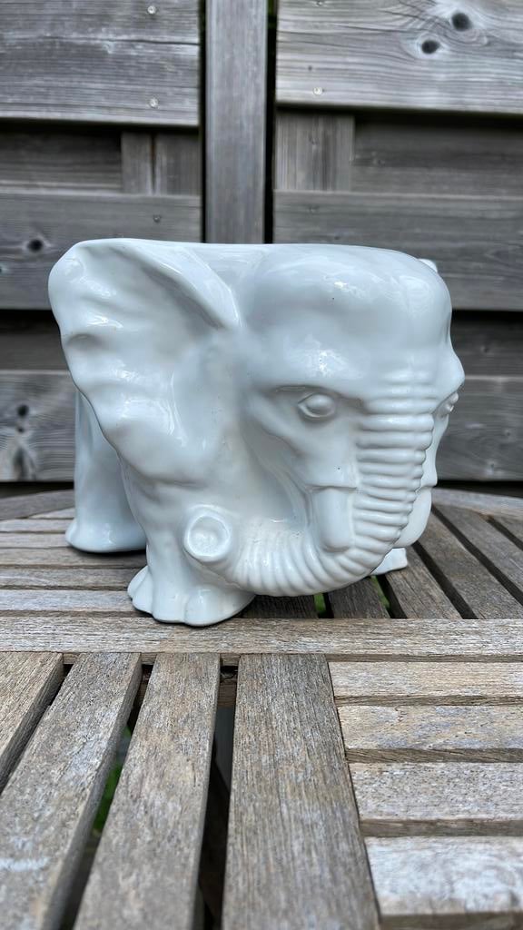 Bloempot olifant, Rond, Ophalen of Verzenden, Zo goed als nieuw, Minder dan 25 cm