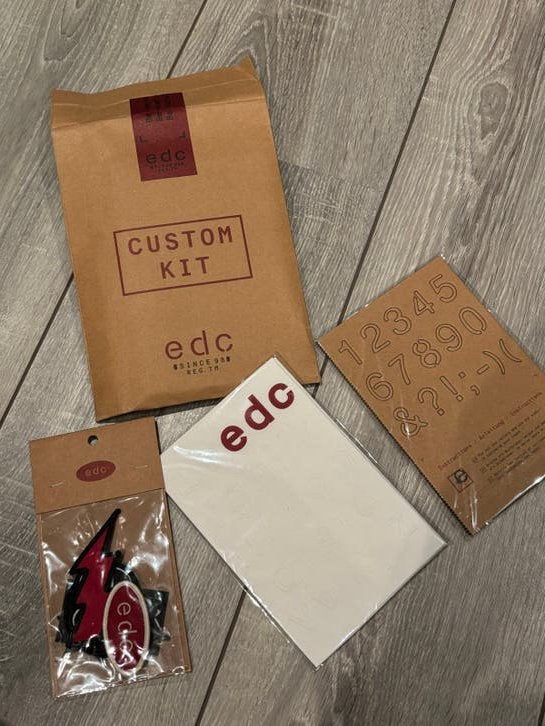 Custom Kit Jeans Personaliseren - Strijkplaatjes & Badges, Ophalen of Verzenden, Nieuw, Hotfix applicaties