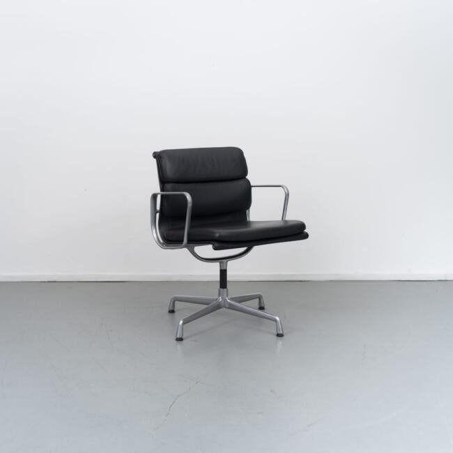 Vitra Eames EA 208 Stoel Zwart Leer - Chroom, Niet ingevuld, Zwart, Niet ingevuld, Leer