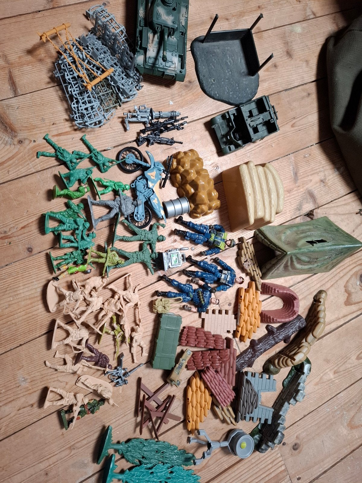 Grote set Leger Poppetjes en Accessoires, Ophalen, Gebruikt