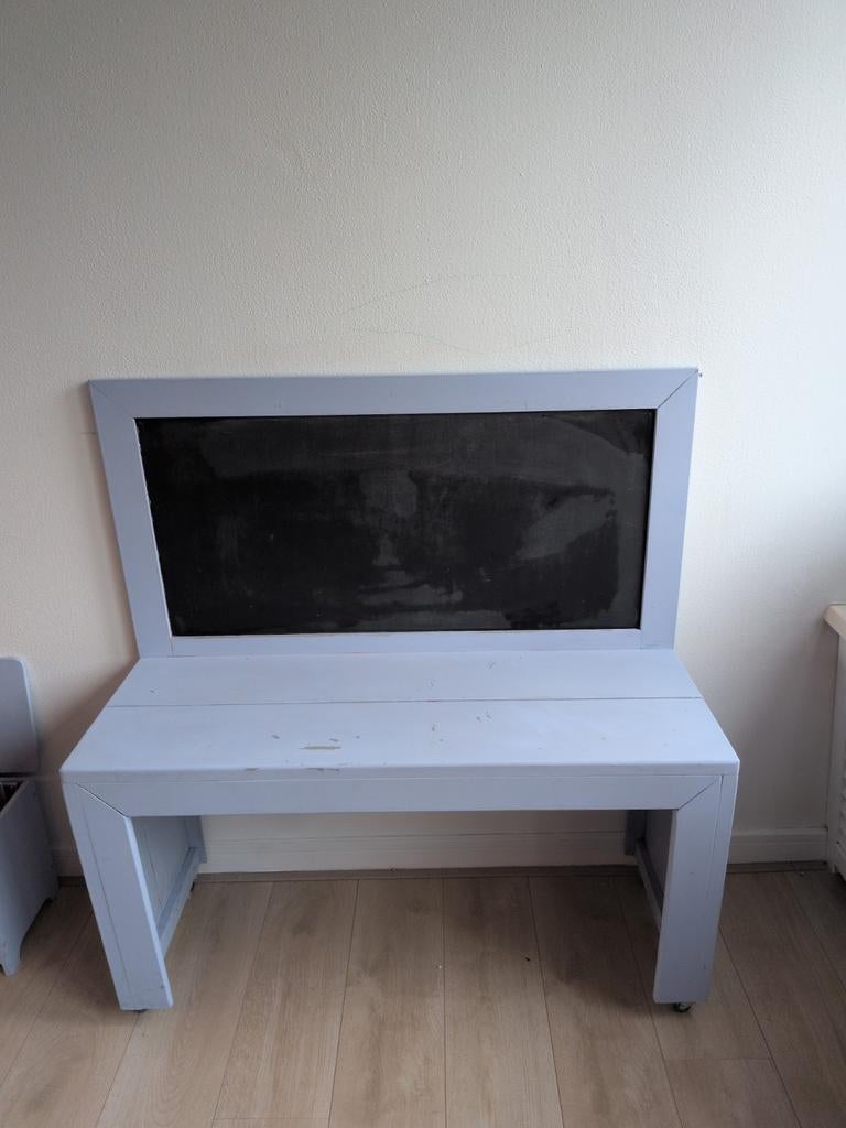 Krijtbord met zwenkwielen 1.10 cm breedt en 1.10 cm hoog, Ophalen, Gebruikt, Tafel(s) en Stoel(en)