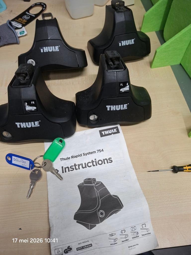 Thule dakdragers 754 met boekje en 2 sleutels, Ophalen of Verzenden, Gebruikt