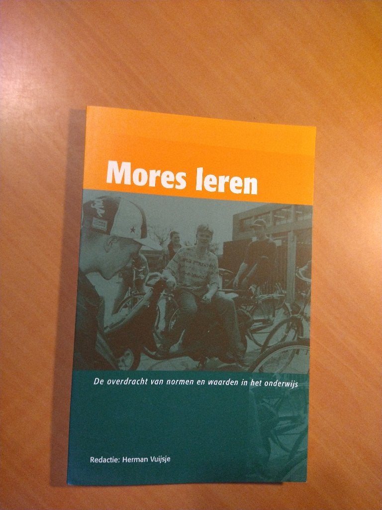 Vuijsje, Herman. Mores leren, Ophalen of Verzenden, Zo goed als nieuw, Nederland