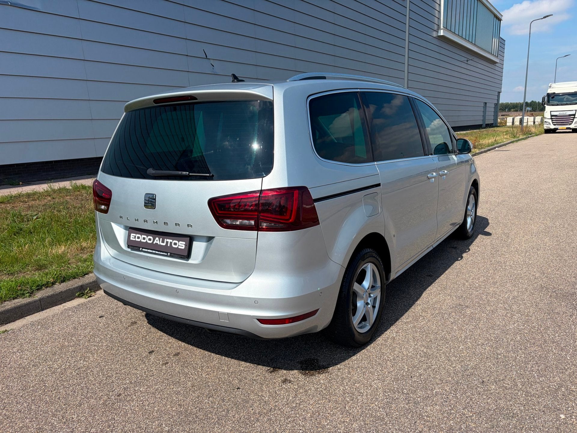 Seat Alhambra 1.4 TSI Style Veel opties BTW auto, Auto's, Dealer onderhouden, Gebruikt, Beige, 150 pk