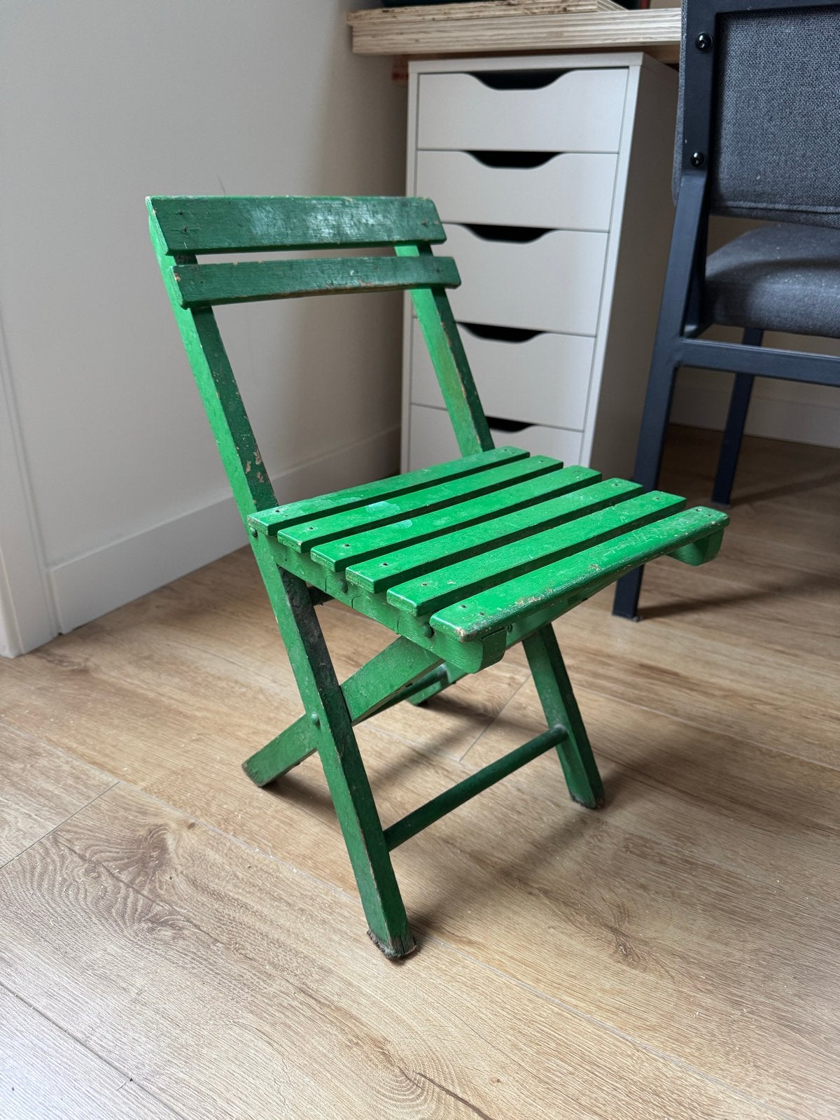 Vintage groen houten kinderstoel - inklapbaar, Antiek en Kunst, Ophalen