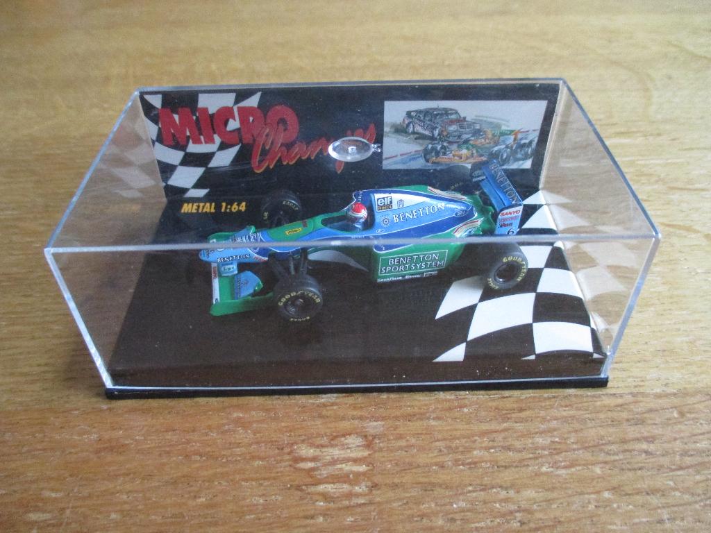 Formule 1 auto in doosje 1:64, Ophalen of Verzenden, Zo goed als nieuw, Auto, Overige merken