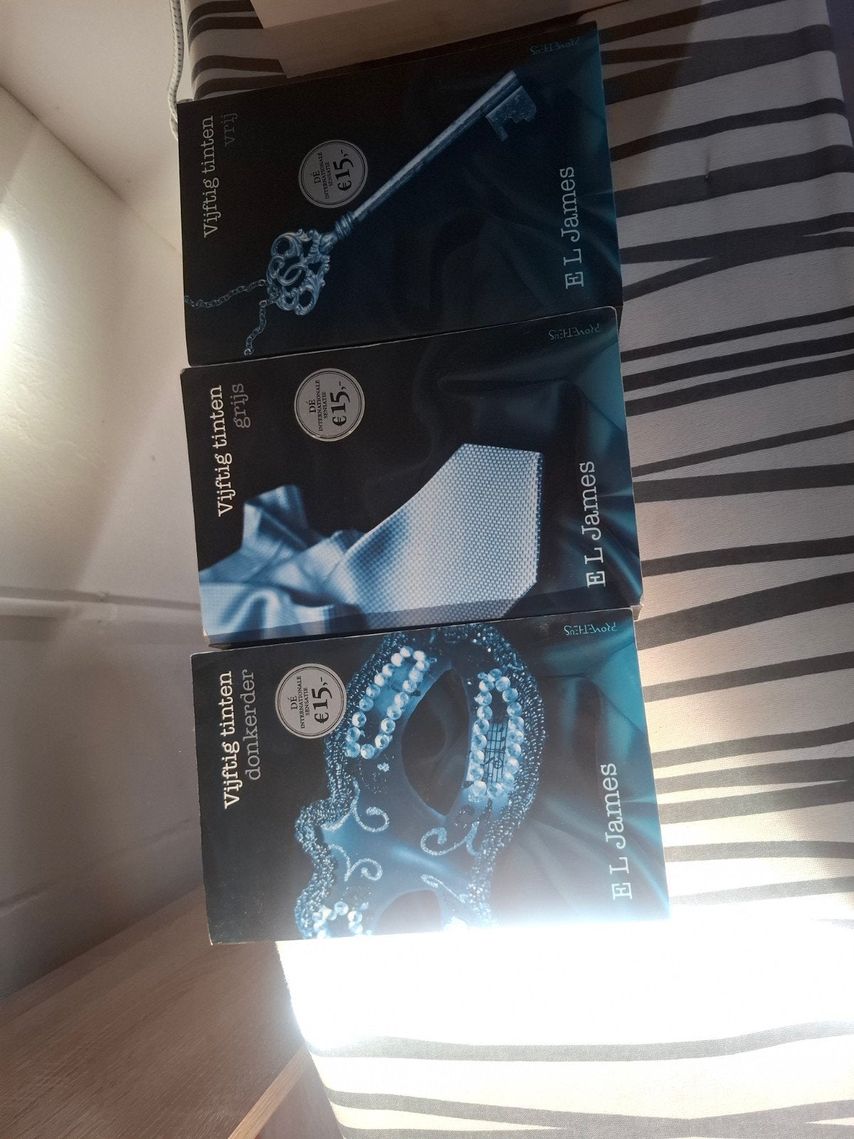 Vijftig tinten grijs trilogie - E.L. James, Boeken, Ophalen of Verzenden, Zo goed als nieuw, E.L. James, Nederland