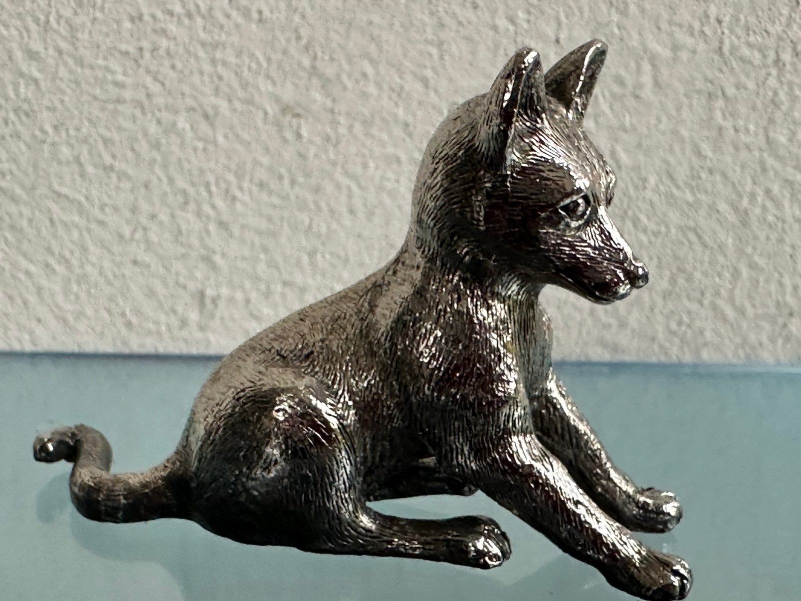 Oud verzilverd tin Hond beeldje Herdershond miniatuur, Ophalen of Verzenden, Gebruikt, Hond of Kat, Beeldje of Figuurtje