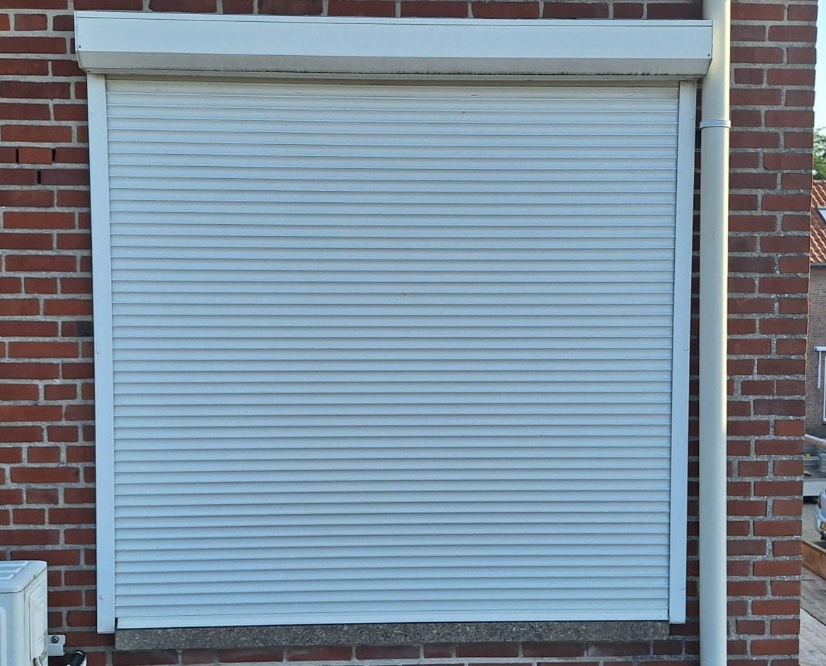 Elektrische rolluiken incl afstandsbedieningen, Doe-het-zelf en Verbouw, Rolluiken, Ophalen, Gebruikt, Wit, 200 cm of meer