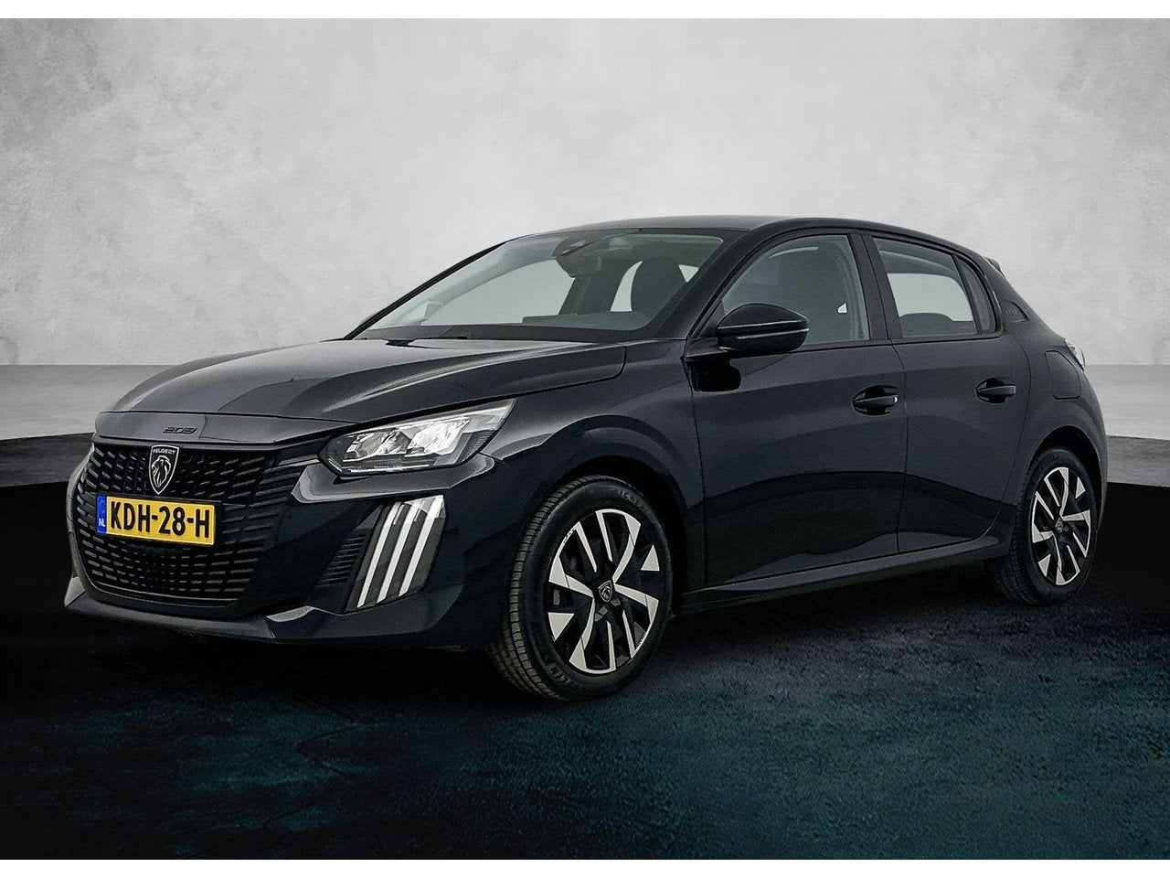 Peugeot 208 100pk Style | Navigatie | Parkeerhulp | CarPlay, 101 pk, Gebruikt, 1199 cc, LED verlichting