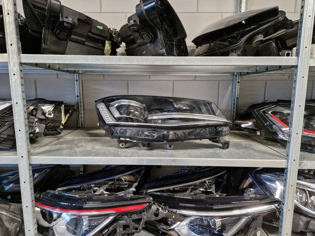 VW T7 Transporter IQ light VOL LED koplamp 082 rechts, Ophalen of Verzenden, Gebruikt, Volkswagen