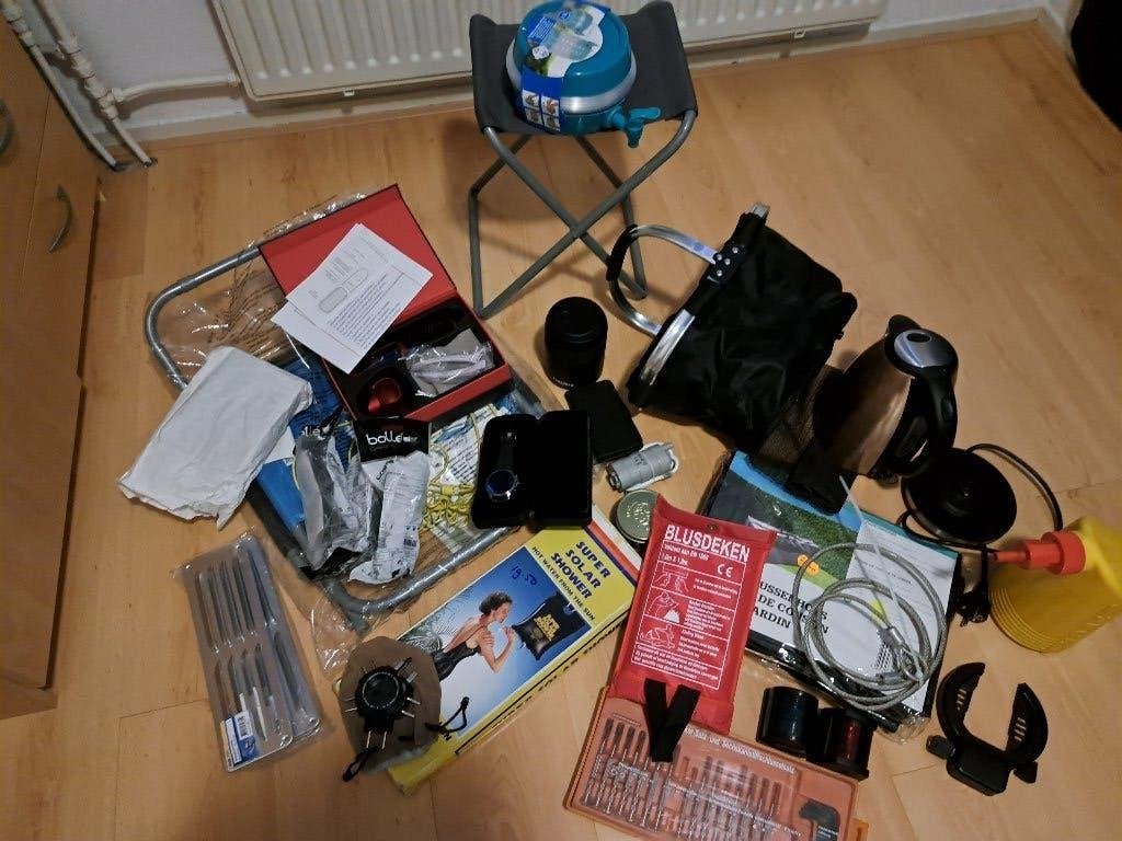 Rommelmarkt spullen, Ophalen, Gebruikt