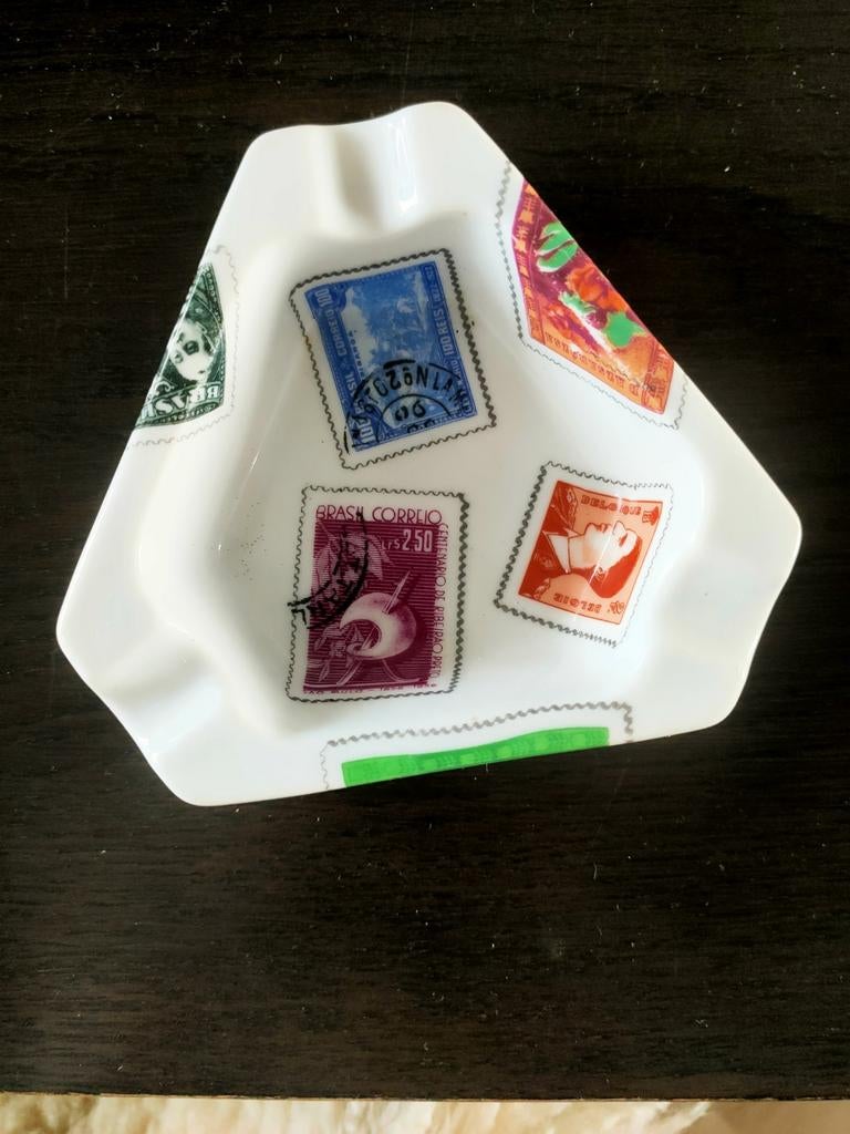 Postzegel asbak, Ophalen