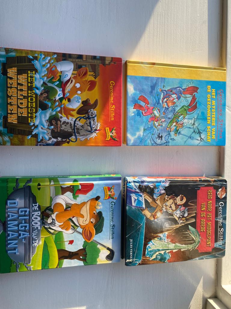 4 Geronimo Stilton boeken - zie beschrijving, Boeken, Ophalen, Gelezen, Fictie