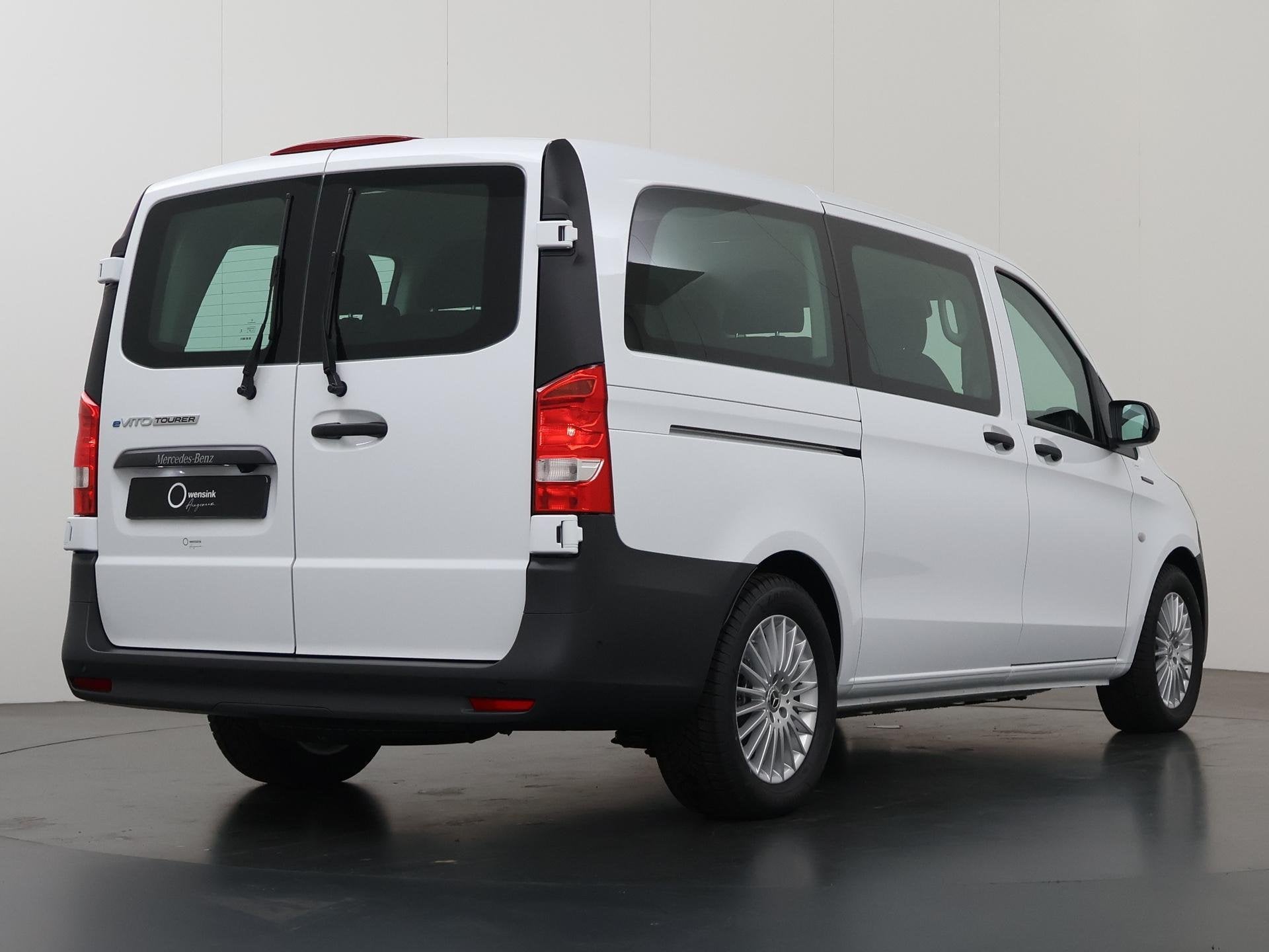 Mercedes-Benz eVito Tourer 129 L2 PRO 90kWh | 8-PERSOONS | S, Auto's, Stof, Mercedes-Benz, Nieuw, 204 pk