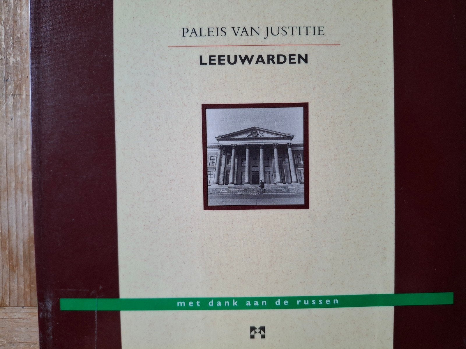 Paleis van Justitie Leeuwarden dokter O. Kneppelfreed brand, Ophalen of Verzenden, Gelezen, J J. Mulder