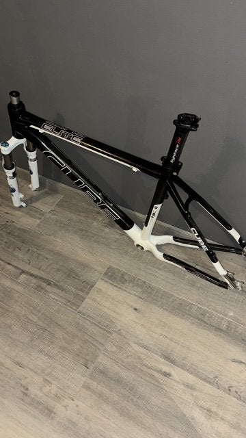 Cube elite frame, Fietsen en Brommers, Fietsonderdelen, Frame, Gebruikt, Ophalen of Verzenden, Mountainbike