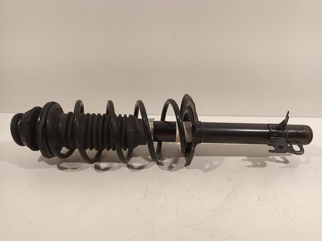 Veerpoot links voor Peugeot 108, Auto-onderdelen, Onderdelen@venauto.nl, Van der Ven Autorecycling B.V., Gebruikt, Ettenseweg 76, 4706 PB Roosendaal, The Netherlands