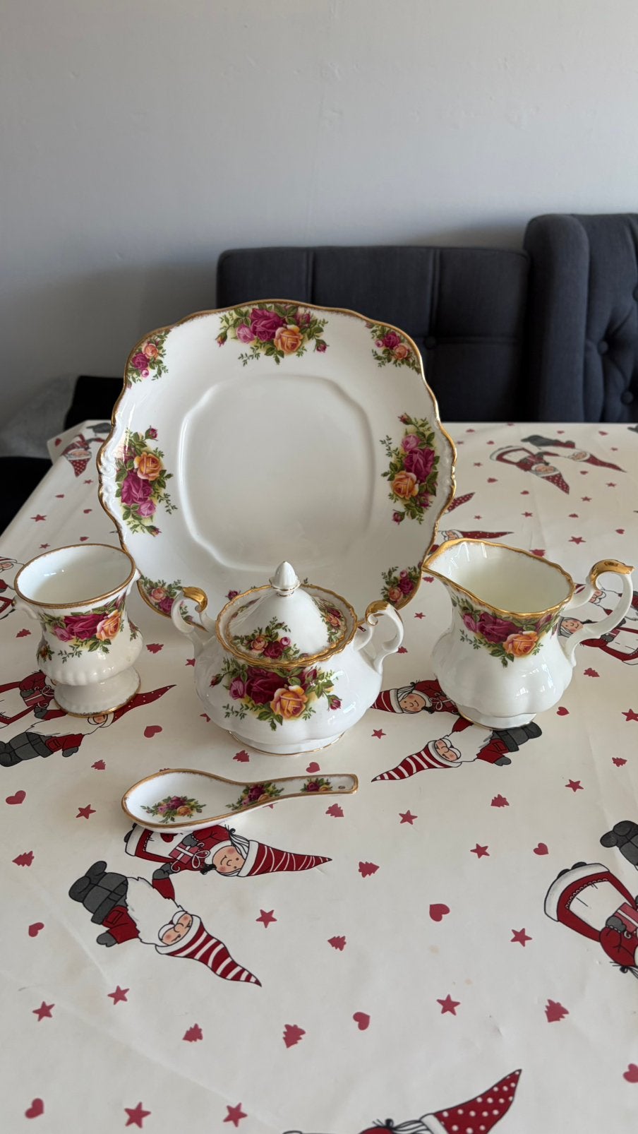 Royal albert, Ophalen of Verzenden, Zo goed als nieuw, Overige stijlen, Kop(pen) en/of Schotel(s)