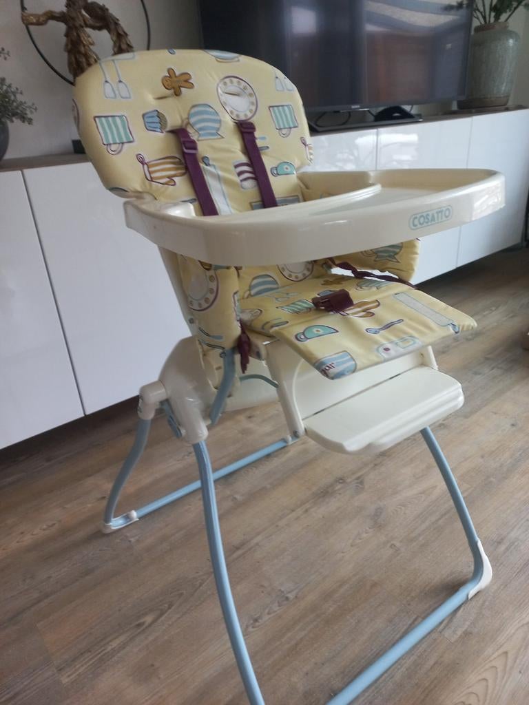 Opklapbare Cosatto kinderstoel met eetblad en gordel, Ophalen, Gebruikt, Overige typen, Gordel(s)