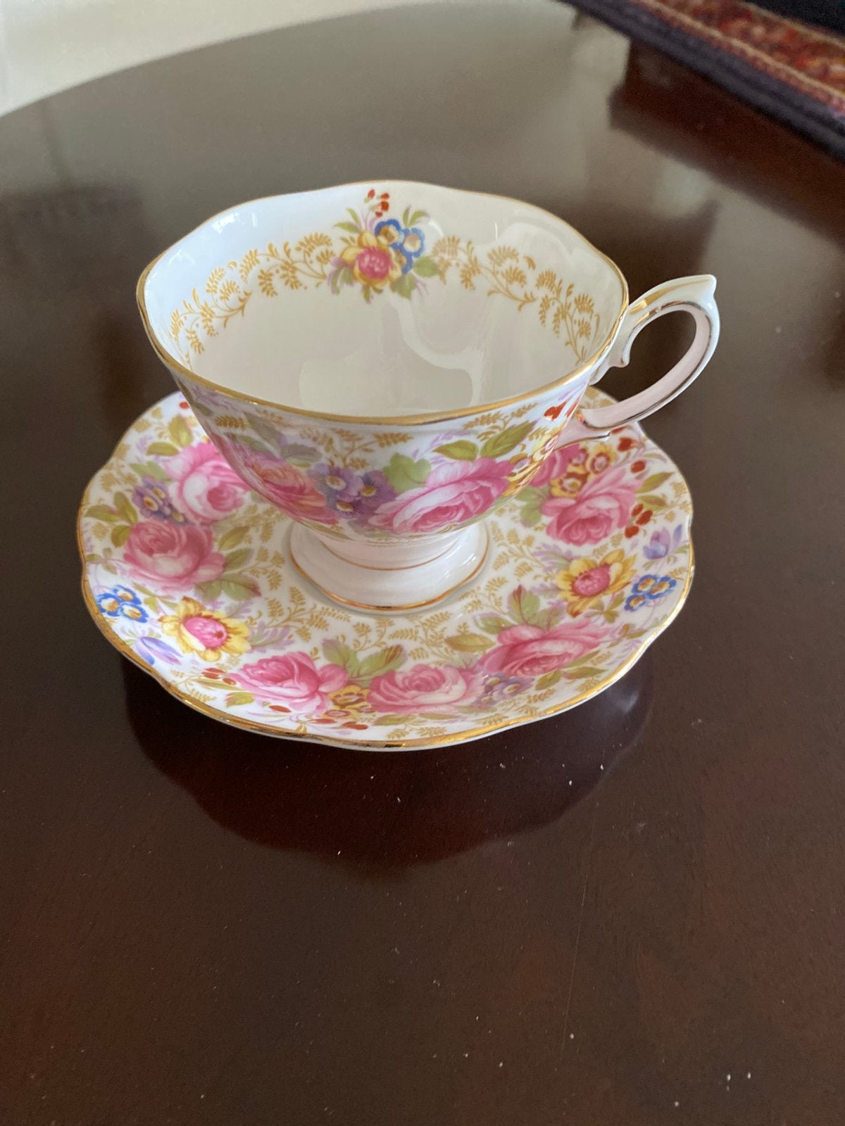 Royal Albert, Ophalen