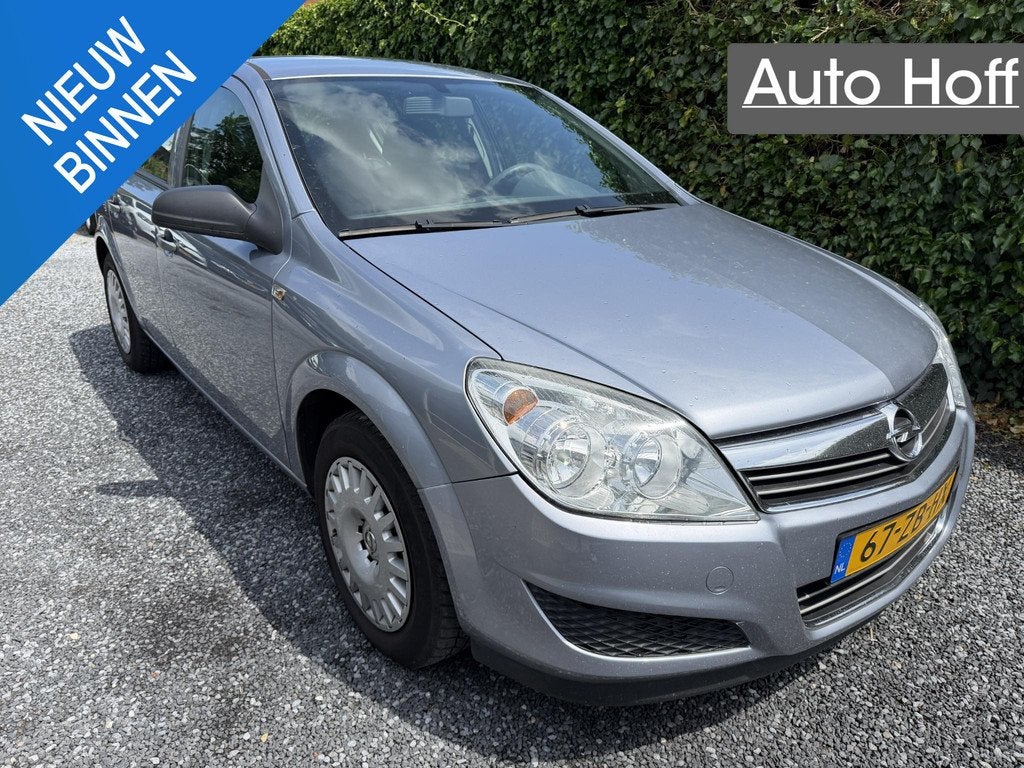 Opel Astra 1.6 Essentia | Elekt. Ramen | Radio / CD | APK to, Voorwielaandrijving, Gebruikt, Zwart, 4 cilinders