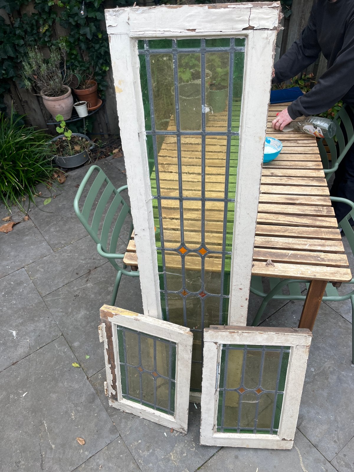 Antiek glas in lood raam met zijpanelen, Doe-het-zelf en Verbouw, Ophalen, Gevelraam of Ruit, Gebruikt, Glas in lood