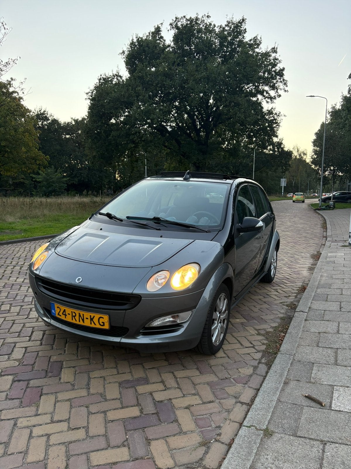 Smart Forfour 1.1  Zeer zuinig | CarPlay | Pano | Rijdt top, Auto's, Voorwielaandrijving, Stof, Metallic lak, Origineel Nederlands