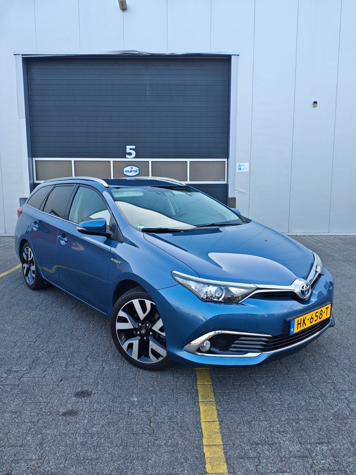 Toyota Auris 1.8 Hybrid Touring Sports CVT 2015 Blauw, Euro 5, Zwart, 4 cilinders, Blauw