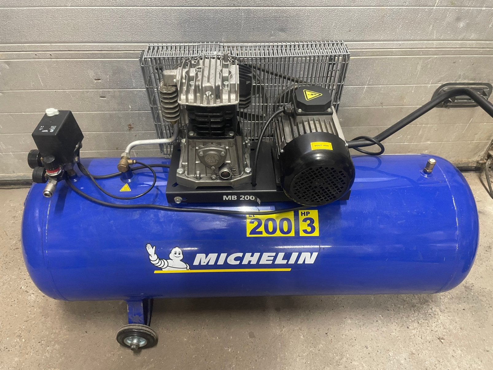 Michelin Compressor 200Liter 3PK, Ophalen, Zo goed als nieuw, 200 tot 400 liter/min, Mobiel