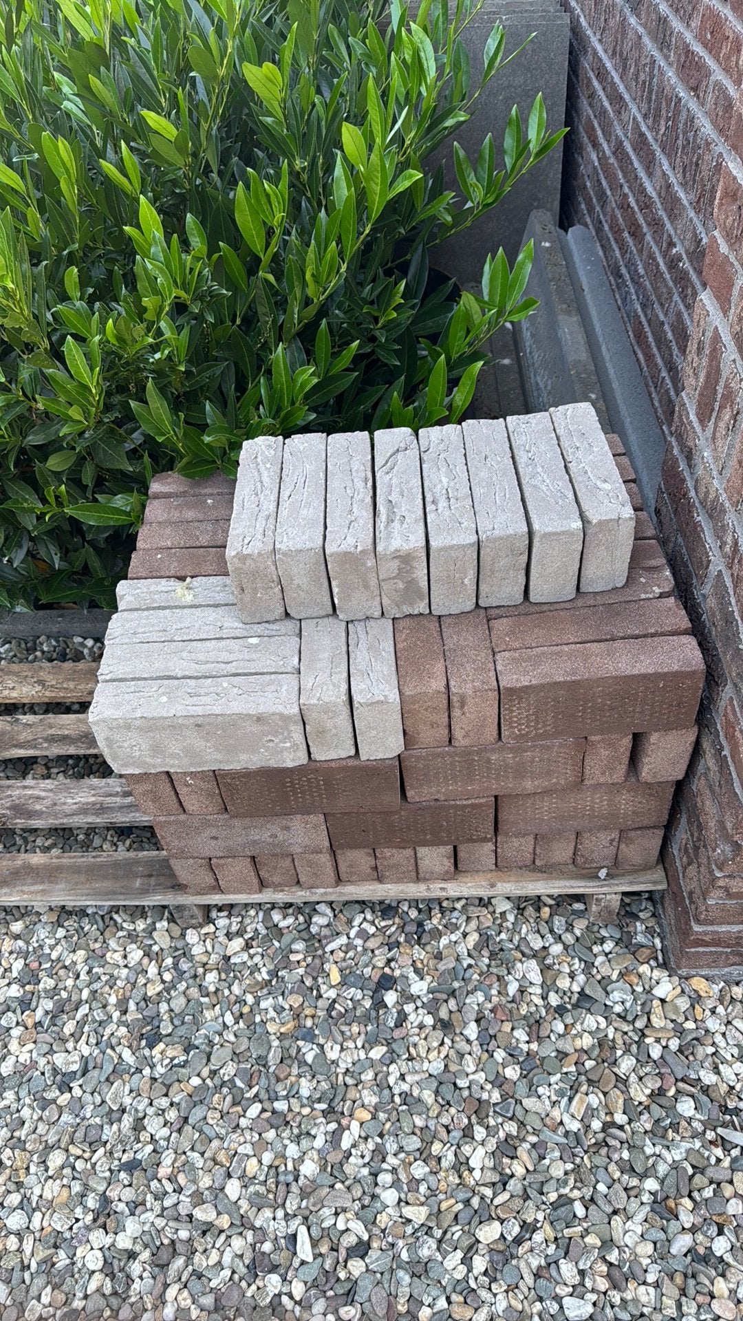 Gevelstenen, Ophalen, Zo goed als nieuw, Bakstenen