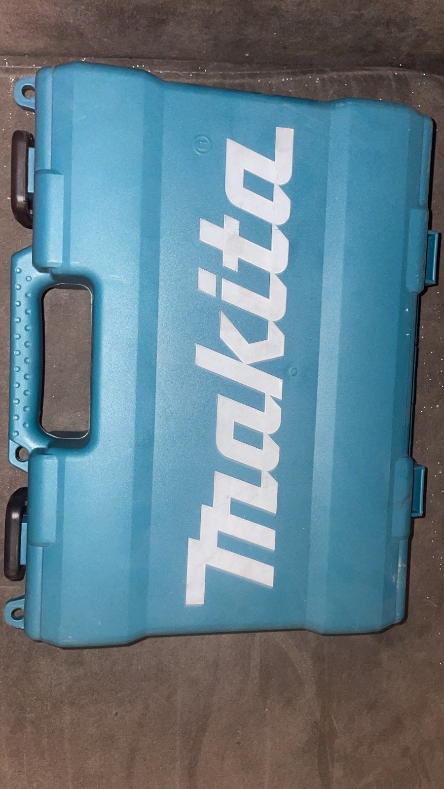 Nieuwe Makita Boormachine in koffer met oplader en accu, Ophalen, 600 watt of meer, Overige typen, Nieuw