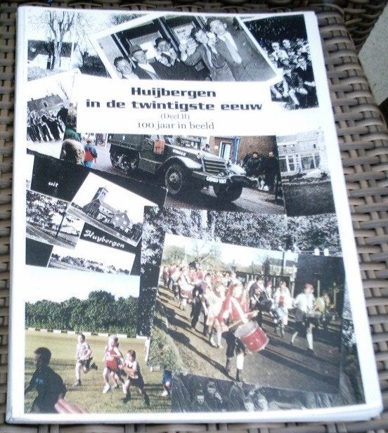 Huijbergen in de twintigste eeuw deel 2. Wil de Jong., Ophalen of Verzenden, Zo goed als nieuw