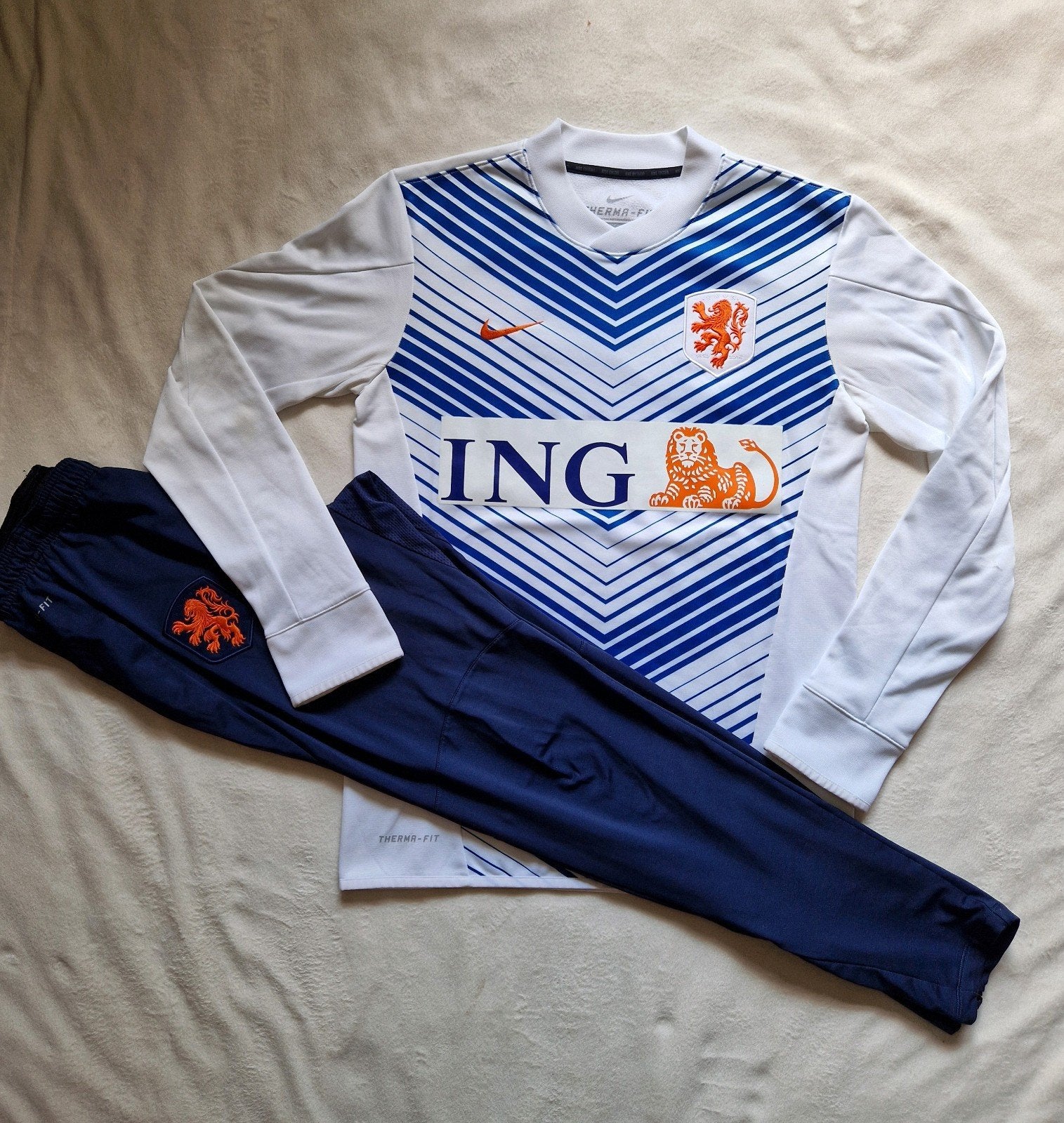 Nederlands elftal sweater shirt + broek prematch set 2014, Maat 48/50 (M), Nike, Oranje, Ophalen of Verzenden