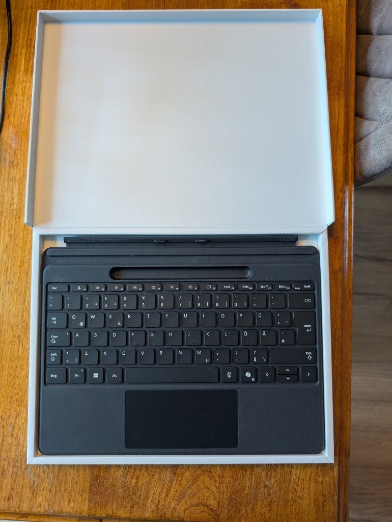 Microsoft Surface Pro Flex toetsenbord (DE, Docking), Computers en Software, Toetsenborden, Zo goed als nieuw, Ophalen of Verzenden