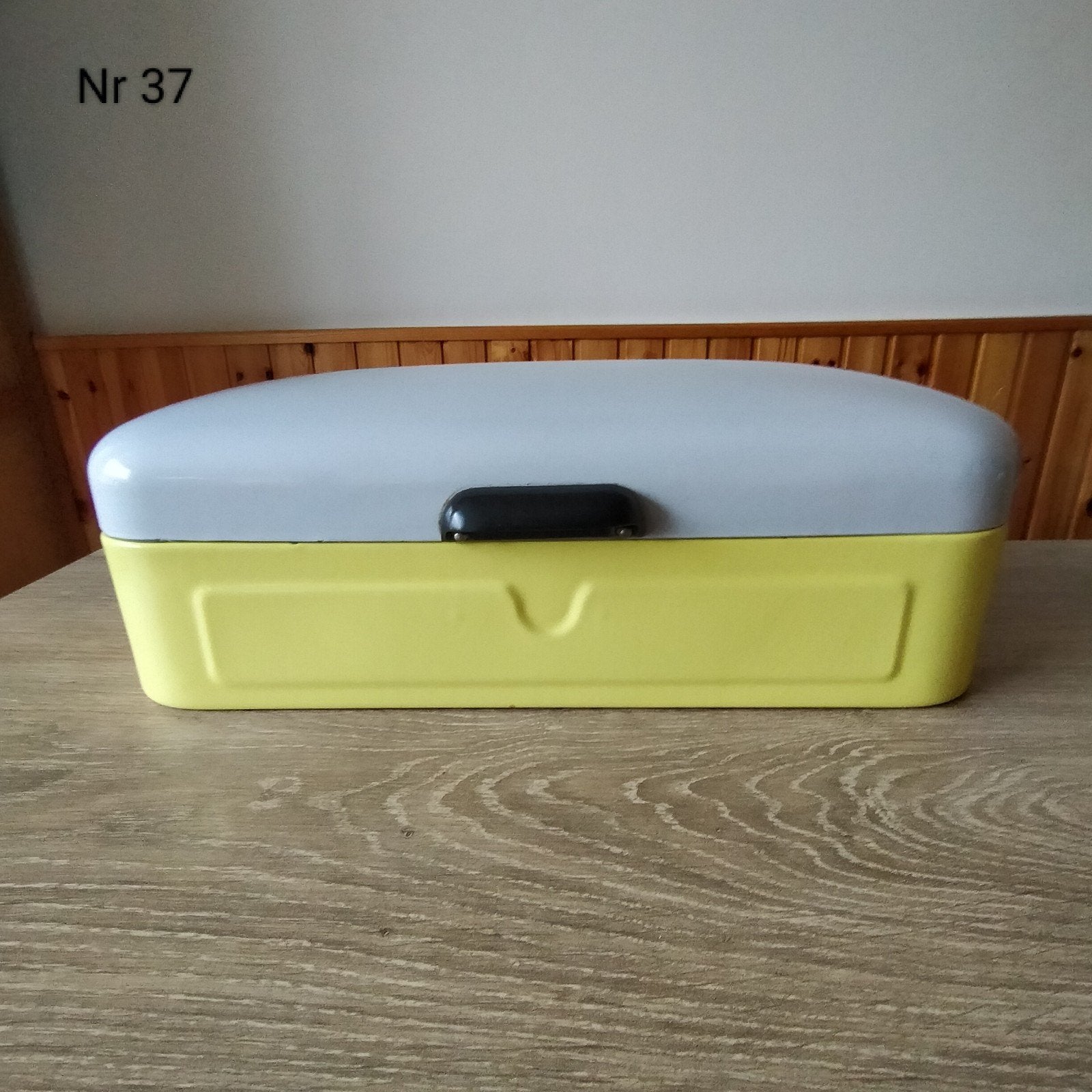 EMAILLE GELE BROODTROMMEL MET GRIJSE DEKSEL., Ophalen of Verzenden