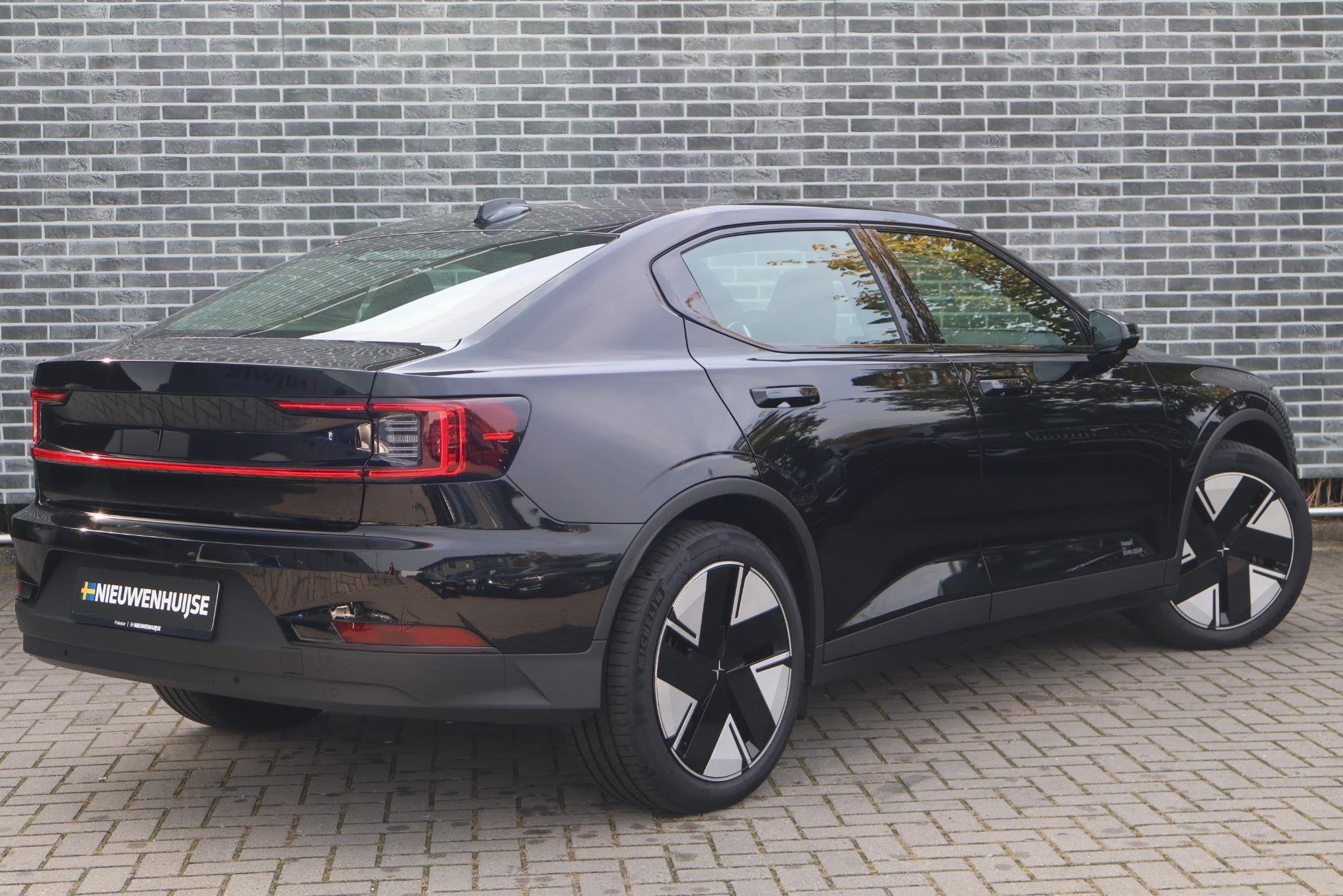 Polestar 2 Long Range Single Motor 82 kWh | Trekhaak | Panor, Auto's, Gebruikt, 82 kWh, Zwart, Origineel Nederlands
