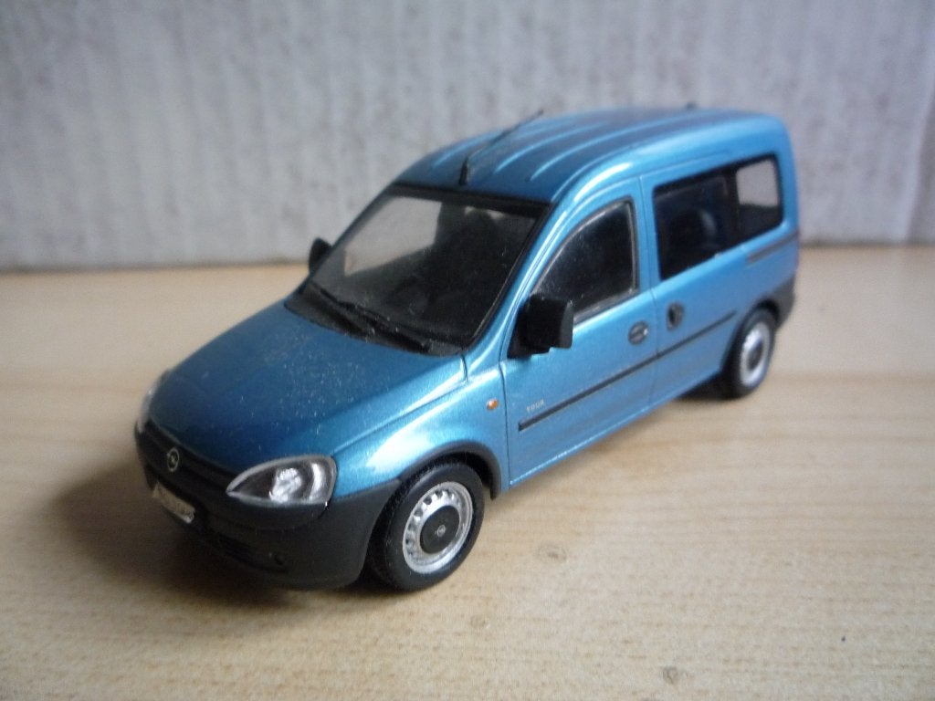 Opel Corsa Combo Tour 2002 Minichamps 1:43, Hobby en Vrije tijd, Modelauto's | 1:43, Ophalen of Verzenden, Zo goed als nieuw, Auto