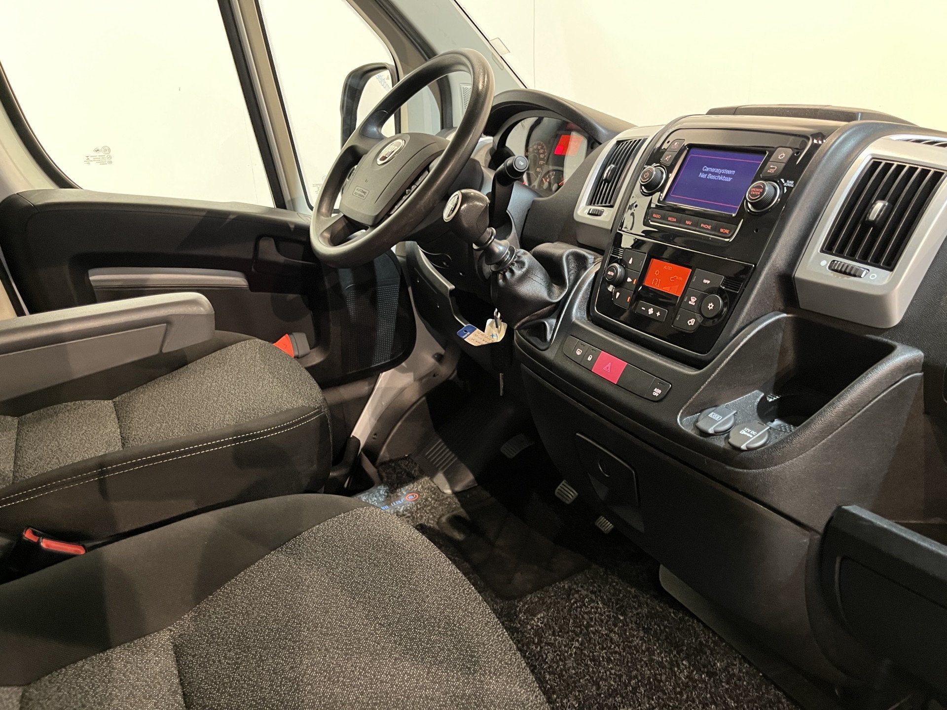 Fiat Ducato 2.3 MultiJet 120 PK L2H2 / Euro 6 / Airco / Crui, Voorwielaandrijving, Gebruikt, Met garantie (alle), Origineel Nederlands