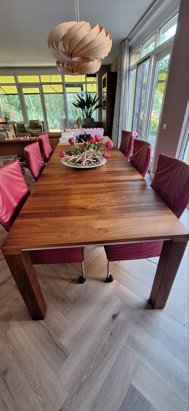 Leolux Vivre Largo massieve notenhouten tafel, Huis en Inrichting, Tafels | Eettafels, Ophalen, Gebruikt, 200 cm of meer, 50 tot 100 cm