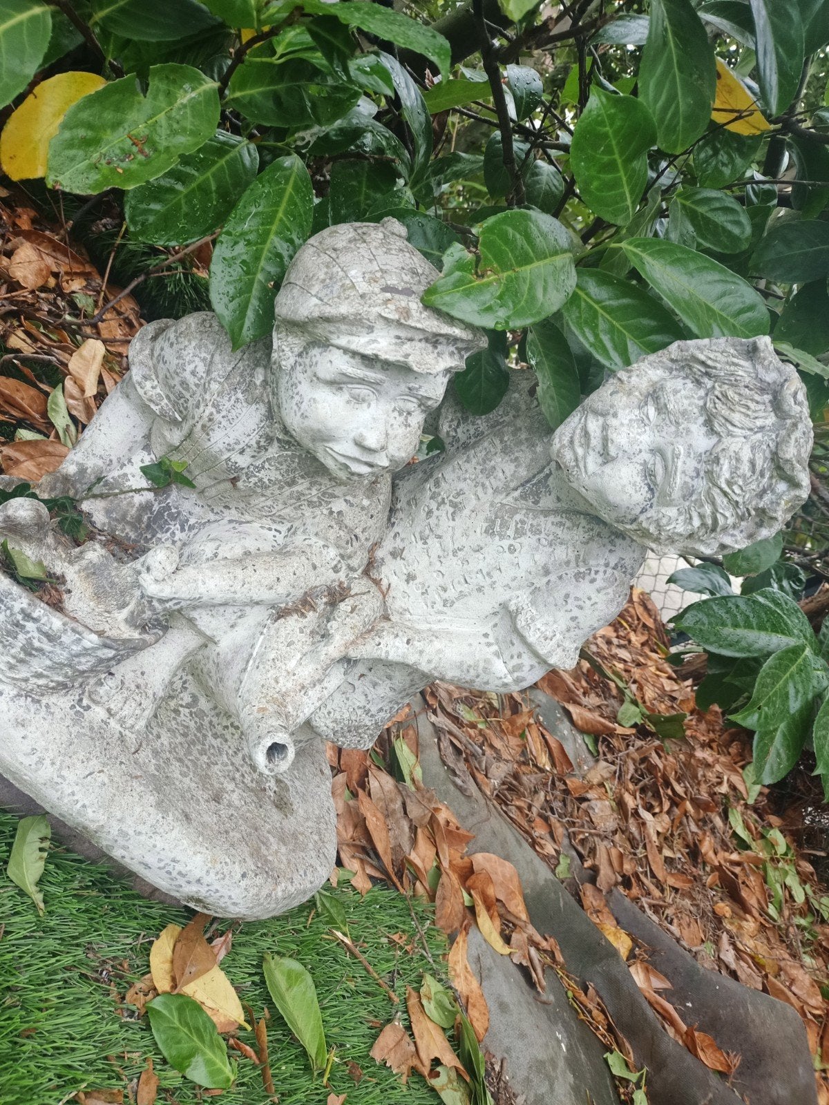 Zwaar tuinbeeld 55 cm - Twee Kinderen, Ophalen, Gebruikt, Beton, Mensenbeeld