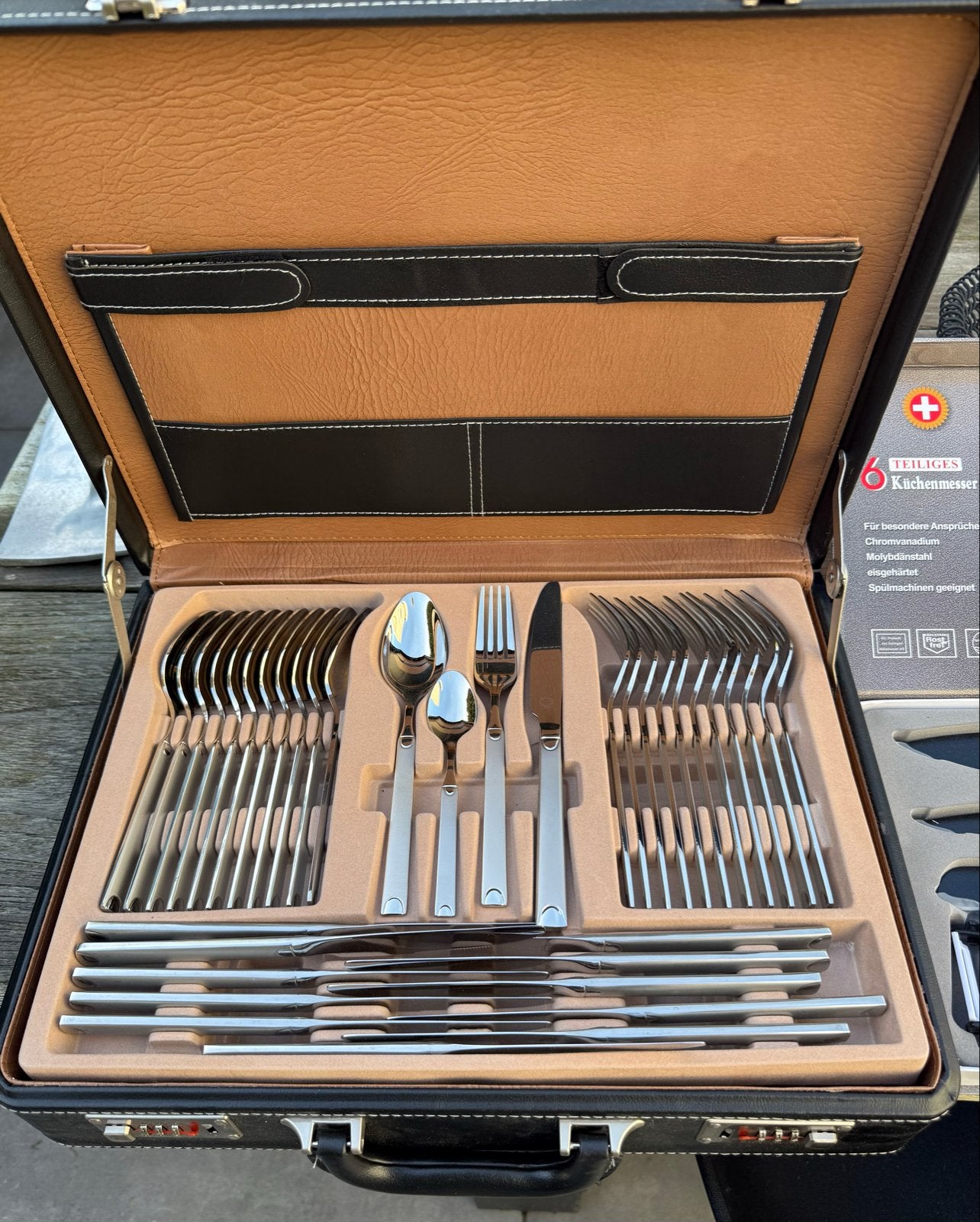 Bestekset en Messenset in Koffer - nieuw, Ophalen, Bestekset, Nieuw, Rvs of Chroom