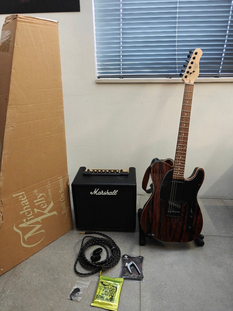 Volledige gitaarset (Micheal Kelly, Marshall, Fender), Muziek en Instrumenten, Met versterker, Zo goed als nieuw, Solid body, Ophalen