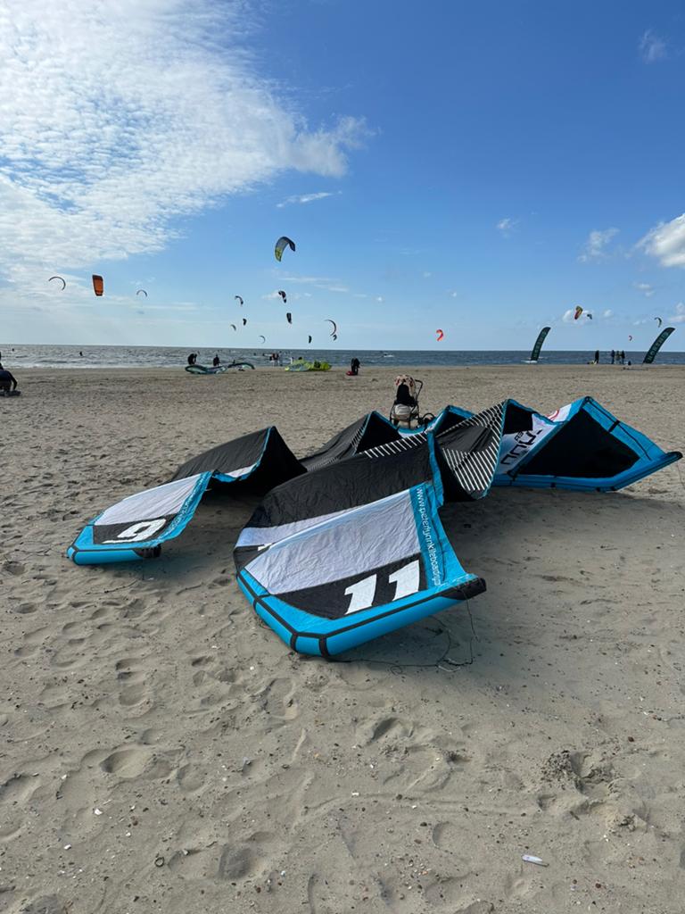 Peter Lynn Escape Kiteset 9m en 11m met Bar - Zo goed als ni, Kitesurf-set, 9 m², Geen board, Ophalen of Verzenden
