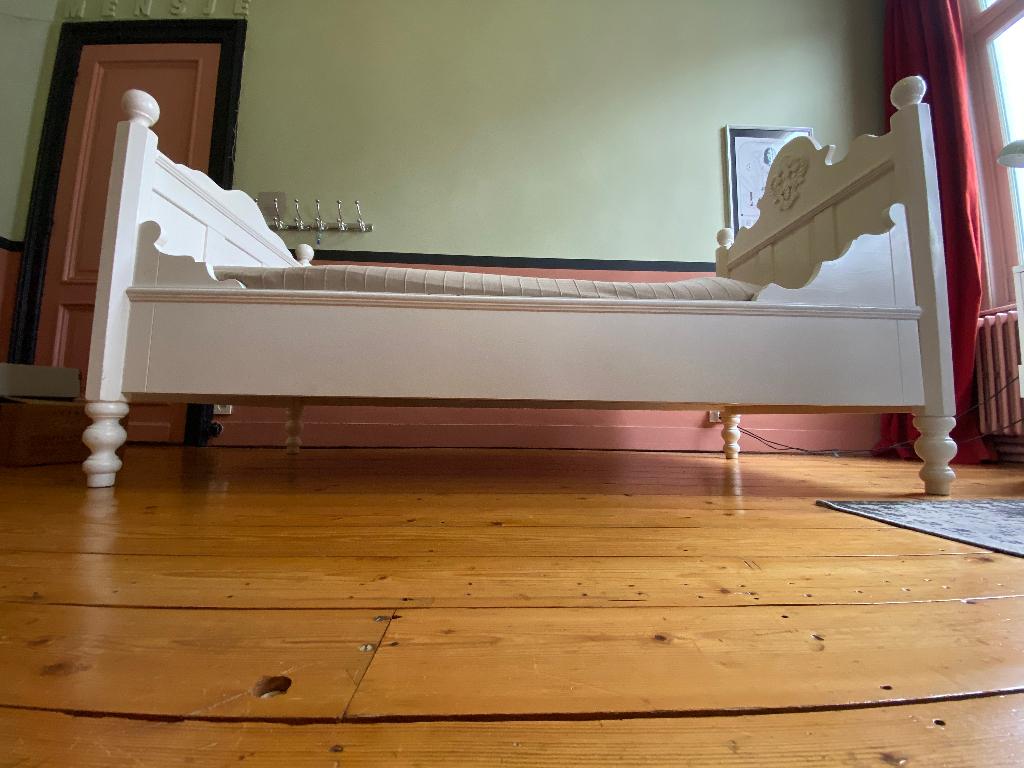 Bed van het merk Opsetims, Ophalen, 90 cm, Eenpersoons, Zo goed als nieuw