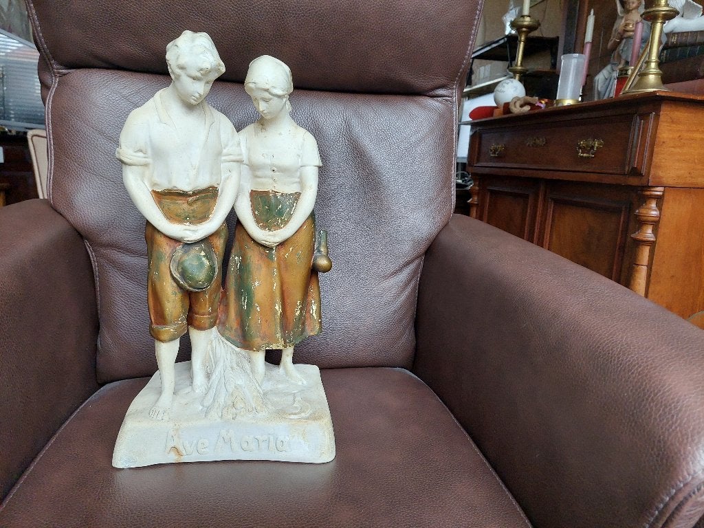 AVE MARIA / Man & vrouw bidden / Gips, Antiek en Kunst, Ophalen, Gips, 20 - 50 cm, Scène